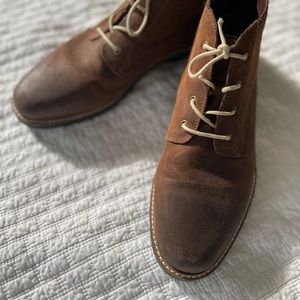Chukka boots